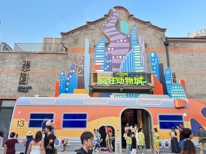 最會玩的這屆“書展人”在靜安掀起了“書香消費”熱潮！丨看書展逛靜安(圖6)