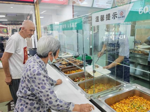 九遊app入口：初始投資大、運營成本高、餐食定價低……很多社區食堂撐不住了(圖3)