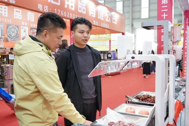 九遊app入口：康比特智慧餐廳亮相2025博興廚具節 智慧團餐新突破獲多方認可！(圖2)
