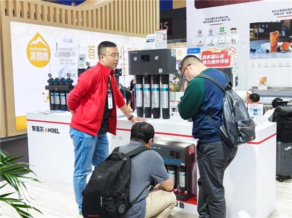 安吉爾閃耀2025深圳餐博會 專業智能餐飲淨水解決方案領航行業新未來(圖4)