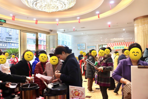 益陽和睦佳醫院“暖冬中醫養生節”受熱捧 百餘名市民沉浸式體驗中醫養生魅力(圖1)