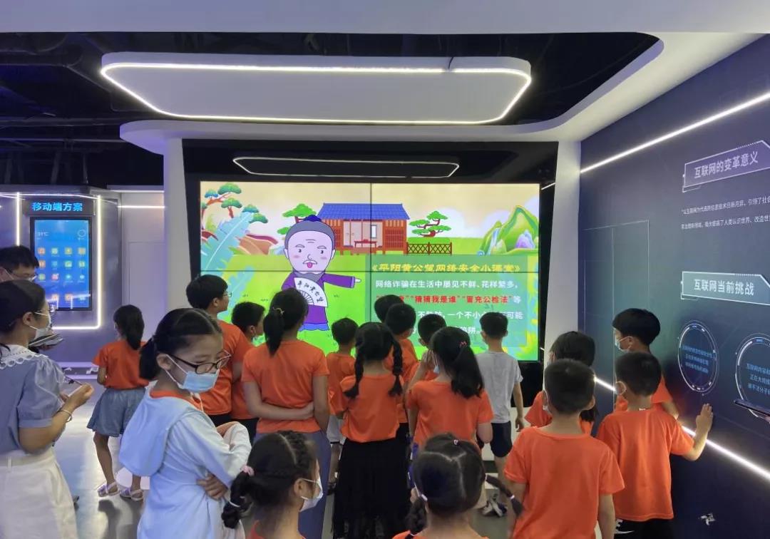 我市首家沉浸式AI機器人綜合體驗空間開館(圖1)